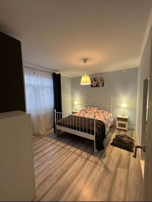 מונפורט דה למוס Apartamento Turistico Plaza III מראה חיצוני תמונה